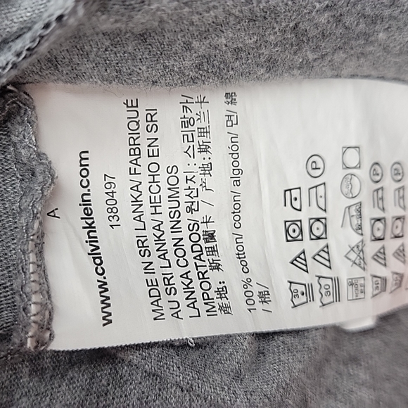 Calvin Klein Liquid Touch Gray t-shirt, Size M - Picture 7 of 9